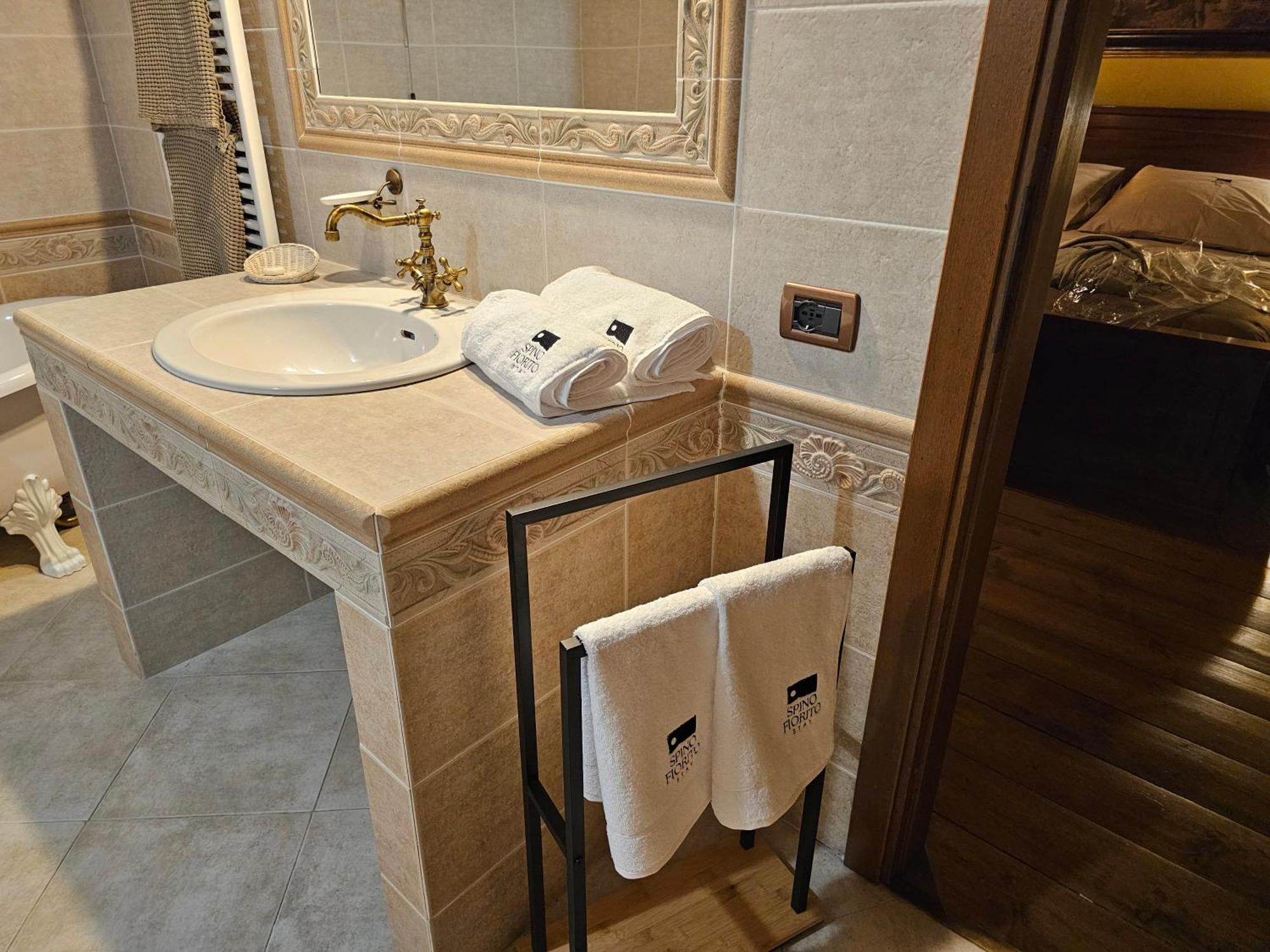 Spino Fiorito Stay Casola in Lunigiana Экстерьер фото
